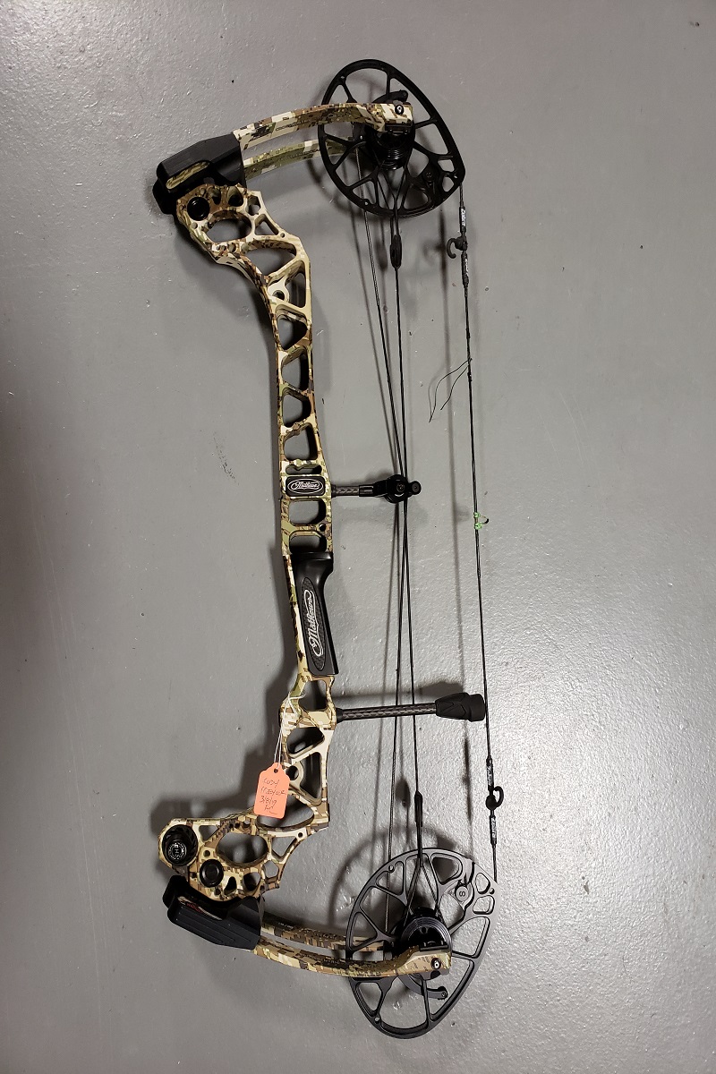 Mathews - Triax RH - 60 to 70 lbs. Draw Length 26" **USED** Sitka Subalpine